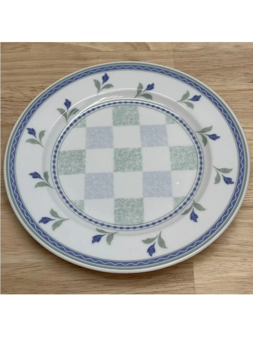 Vintage Oneida Gaiety Salad Round Plates Set 4 Blue Floral Check Porcelain Dish